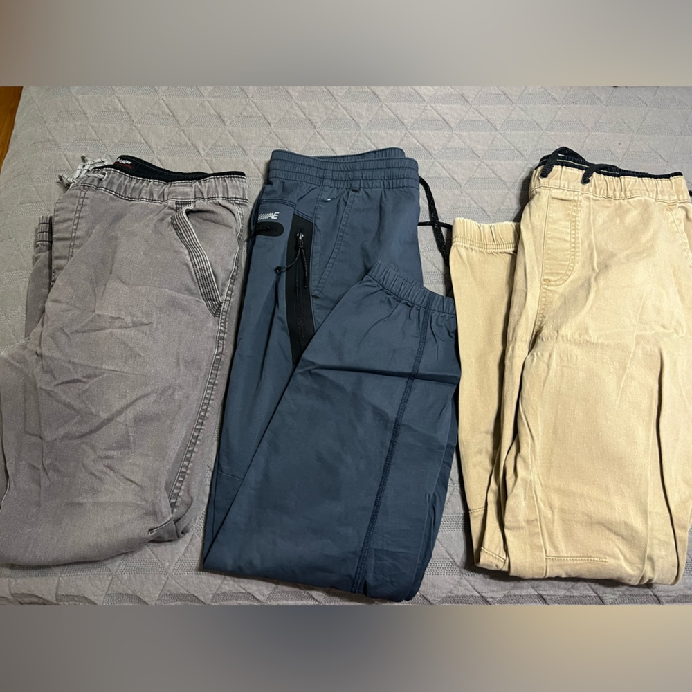 2 pair of Plugg Men's joggers Sweatpants and American eagle pants